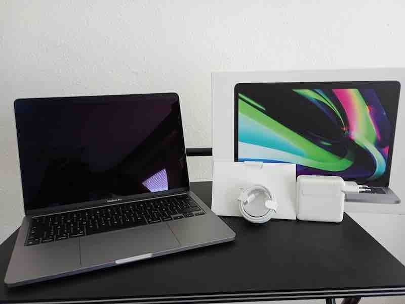 MacBook PRO 13 palců Apple M1 chip 8 RAM 256 SSD 46 cyklu
