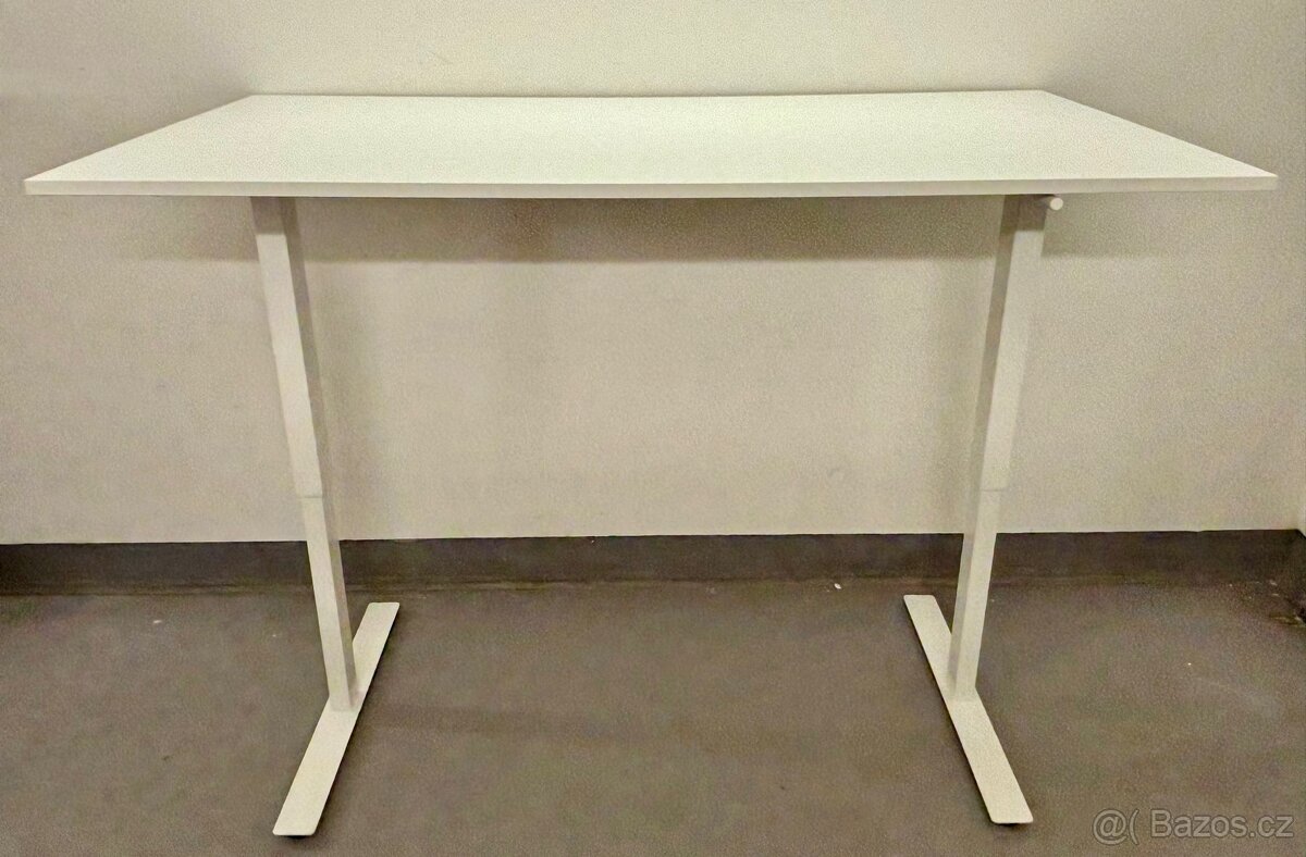 Výškově nastavitelný stůl Ikea Trotten 120x70 cm