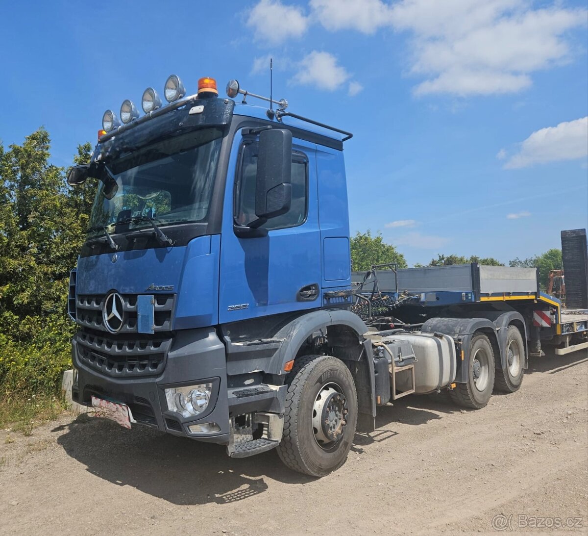 Tahač návěsů Mercedes Benz 26510
