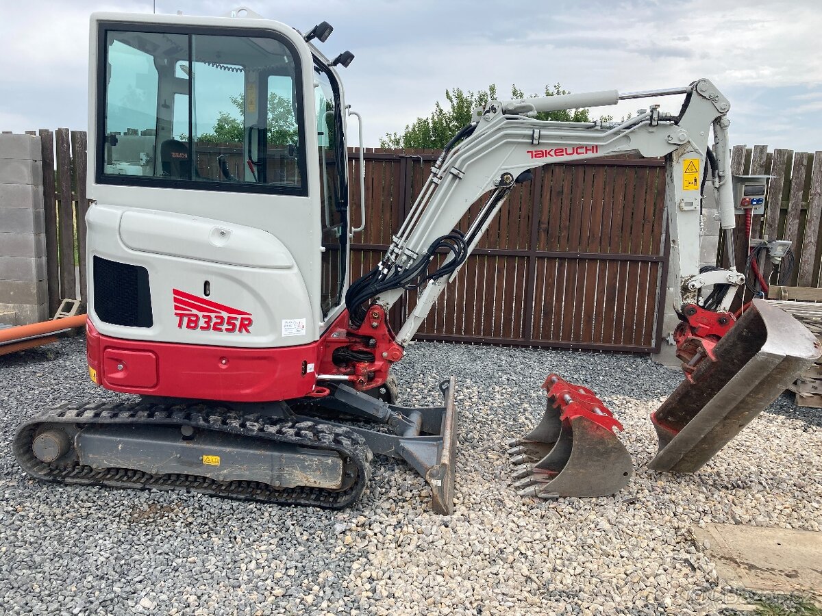 Bagr Takeuchi TB 325 R