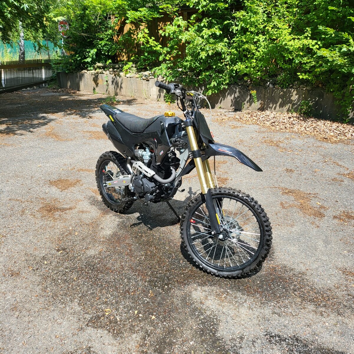 PRODÁM NEJEŽDĚNÝ PITBIKE 250cc