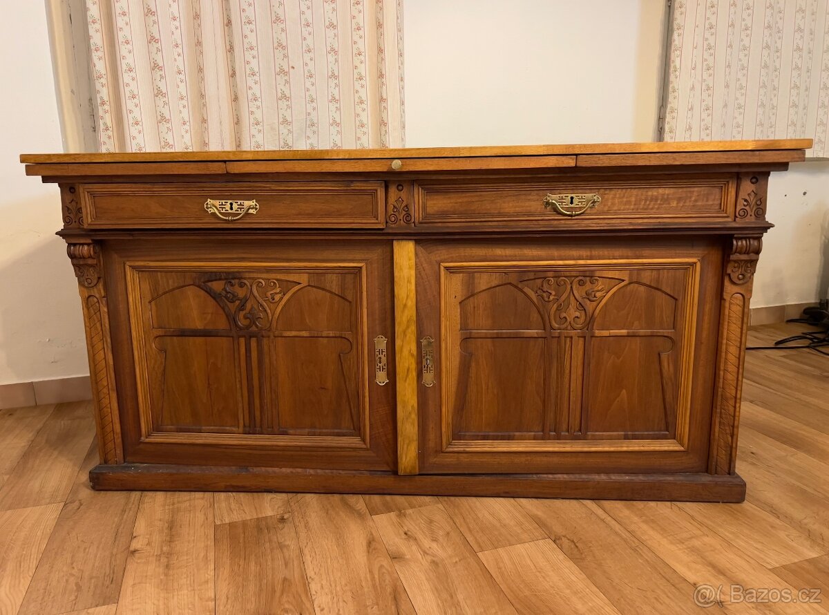 Velka komoda po renovaci