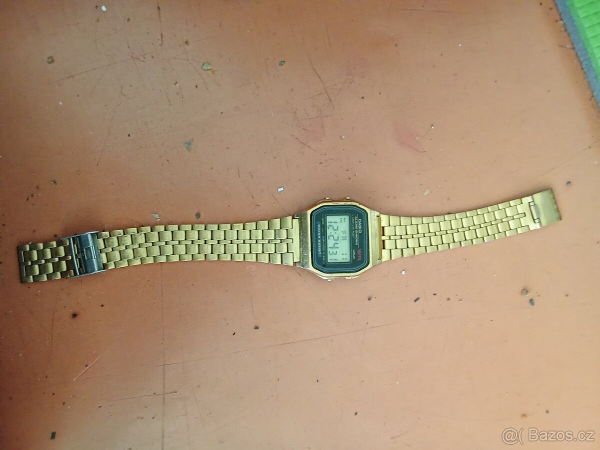 Retro hodinky Casio
