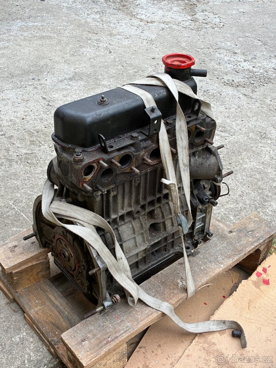 Motor Škoda 105 33kw světla,blinkry