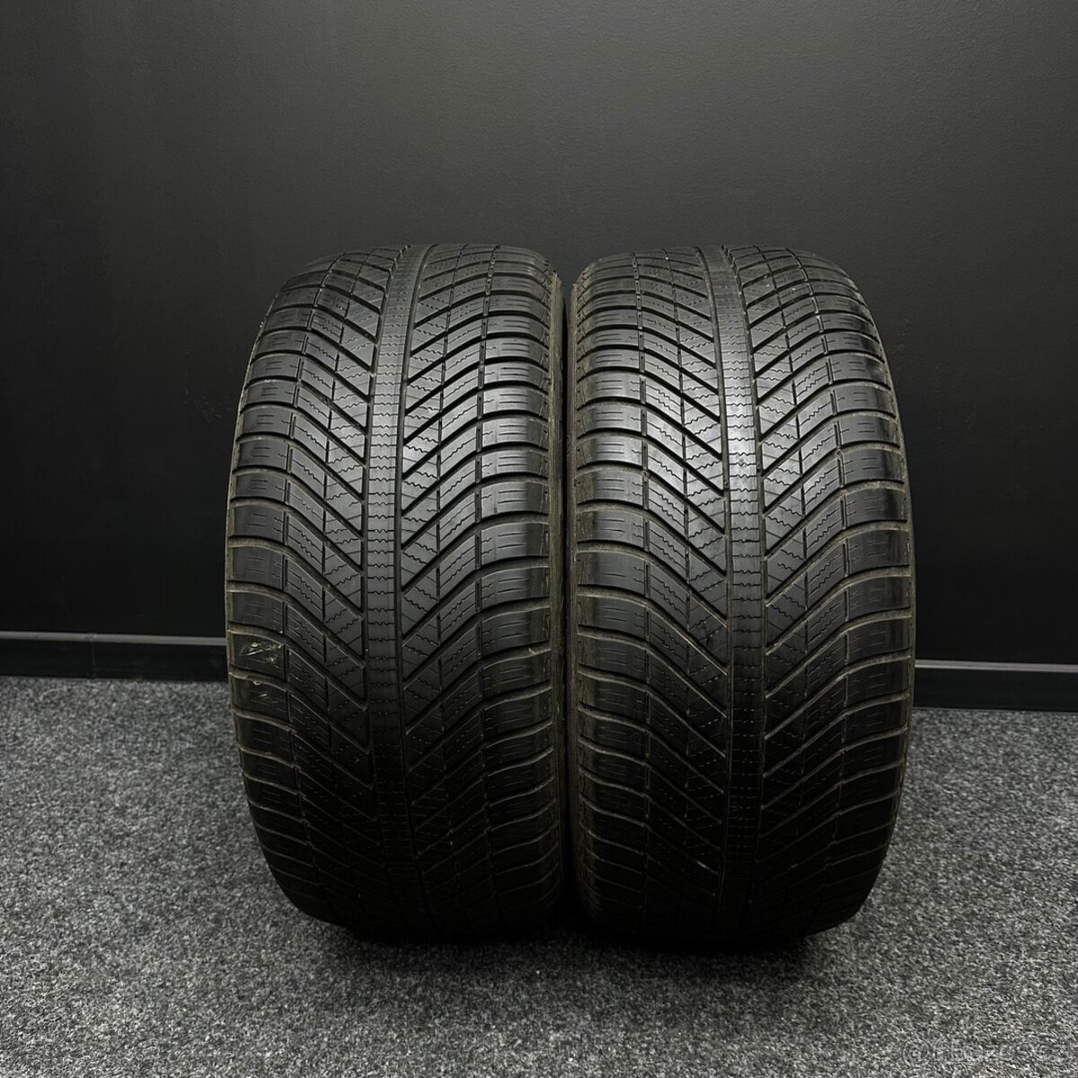2ks pneu GoodYear 255/45/18 99V