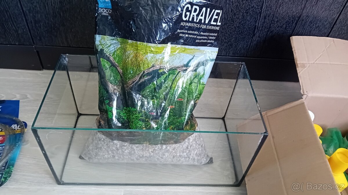 Kompletní malé akvárium