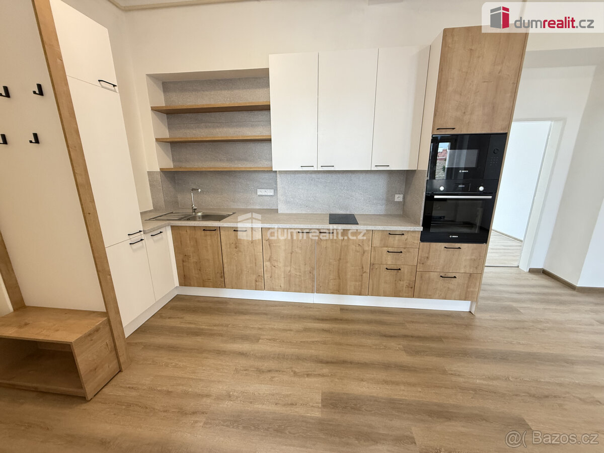 Pronájem bytu 2+kk 55 m2 P8 Libeň po rekonstrukci sklep cihl