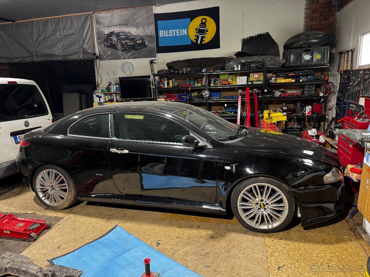 Alfa Romeo GT 1.9 110Kw celek