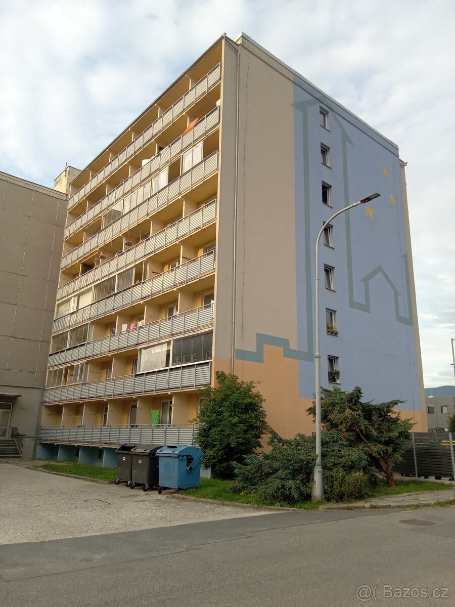 Pronájem bytu 2+kk, výborná lokalita a 2 balkony, Rožnov