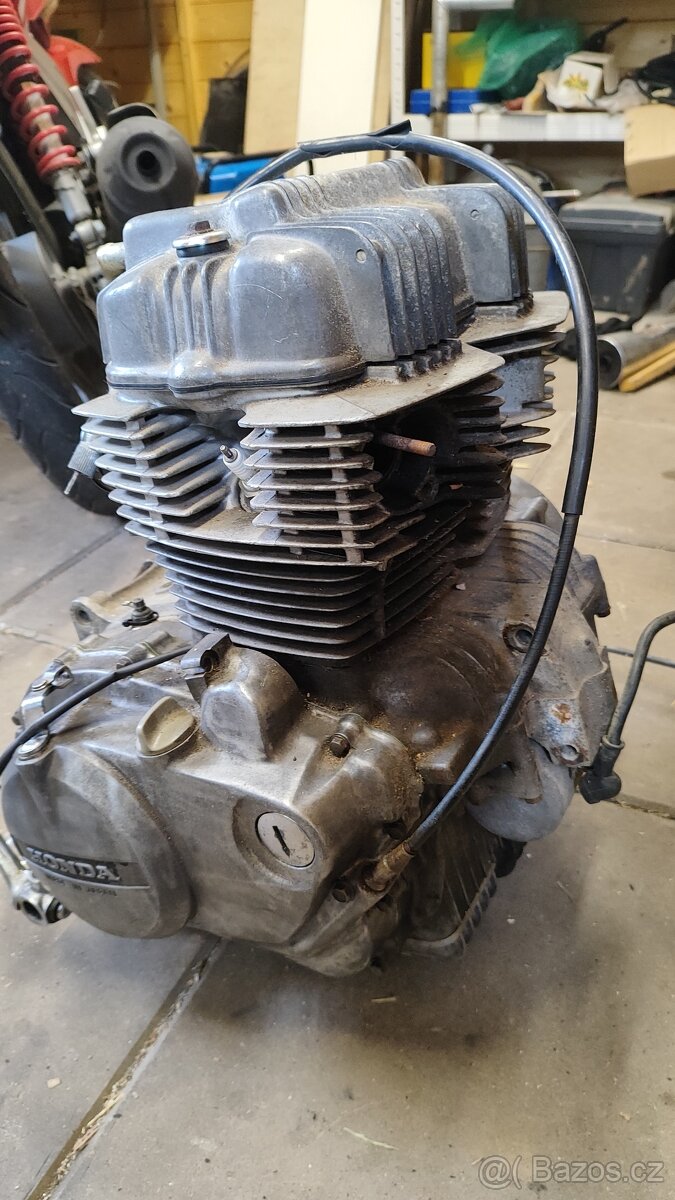 Motor Honda CB 400N 5q