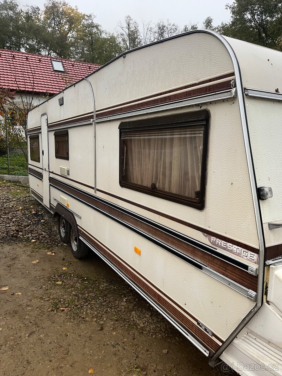 Karavan obytný přívěs hobby de luxe
