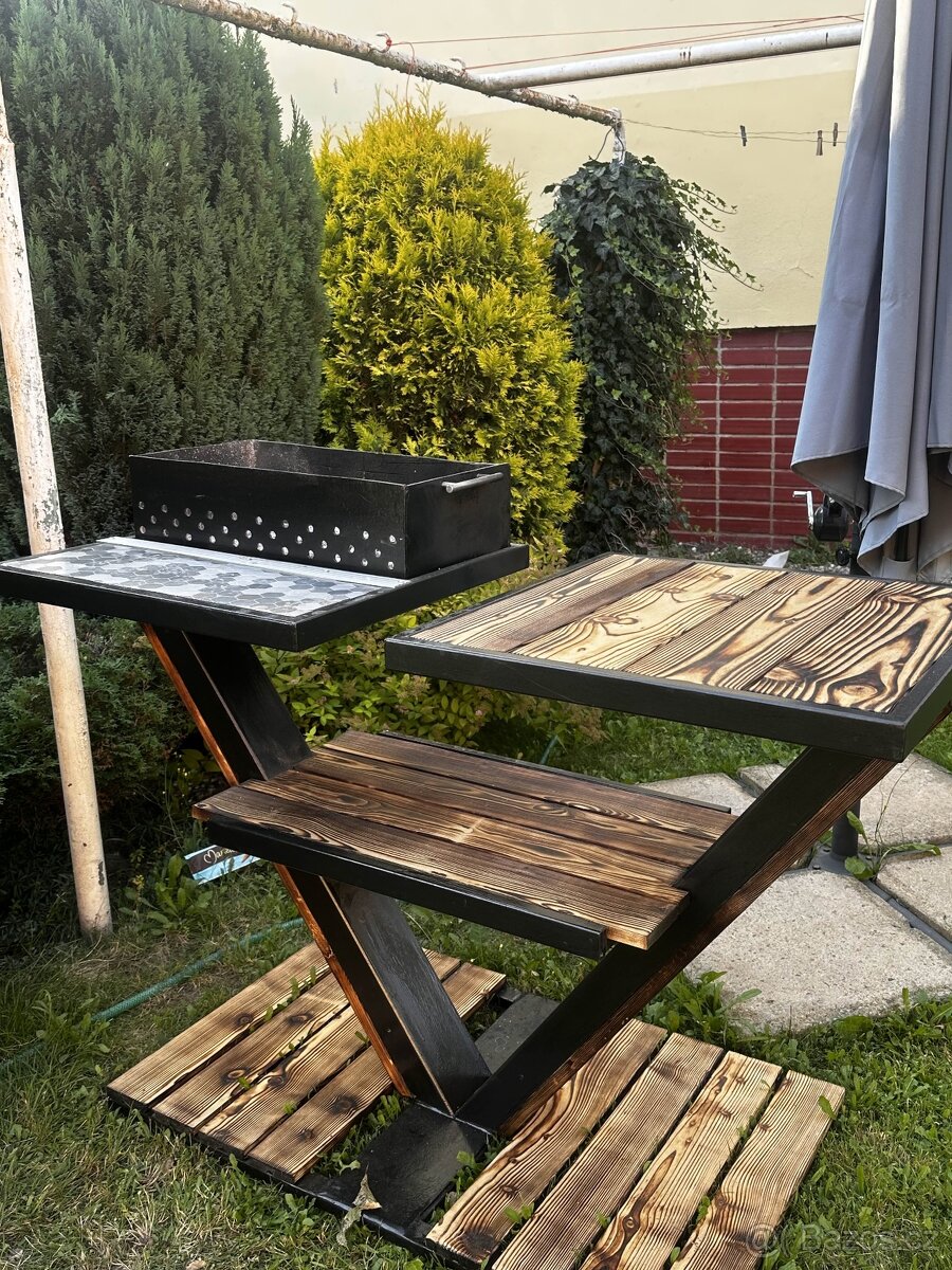 grilovací stůl