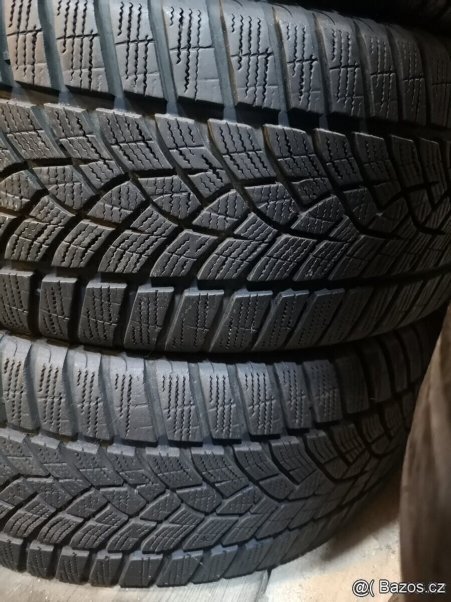 215/50 r18 215/50/18