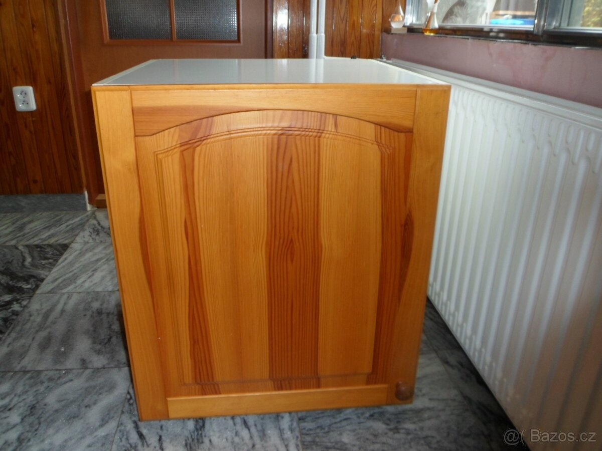 skříňka na potraviny