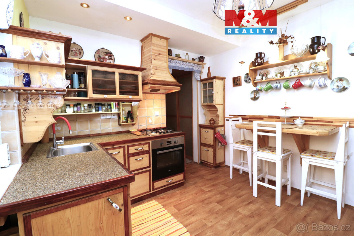 Prodej bytu 2+1, 45 m², Loket, ul. Nádražní