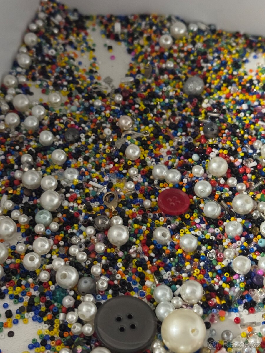 Korálky, náhrdelník, náramky