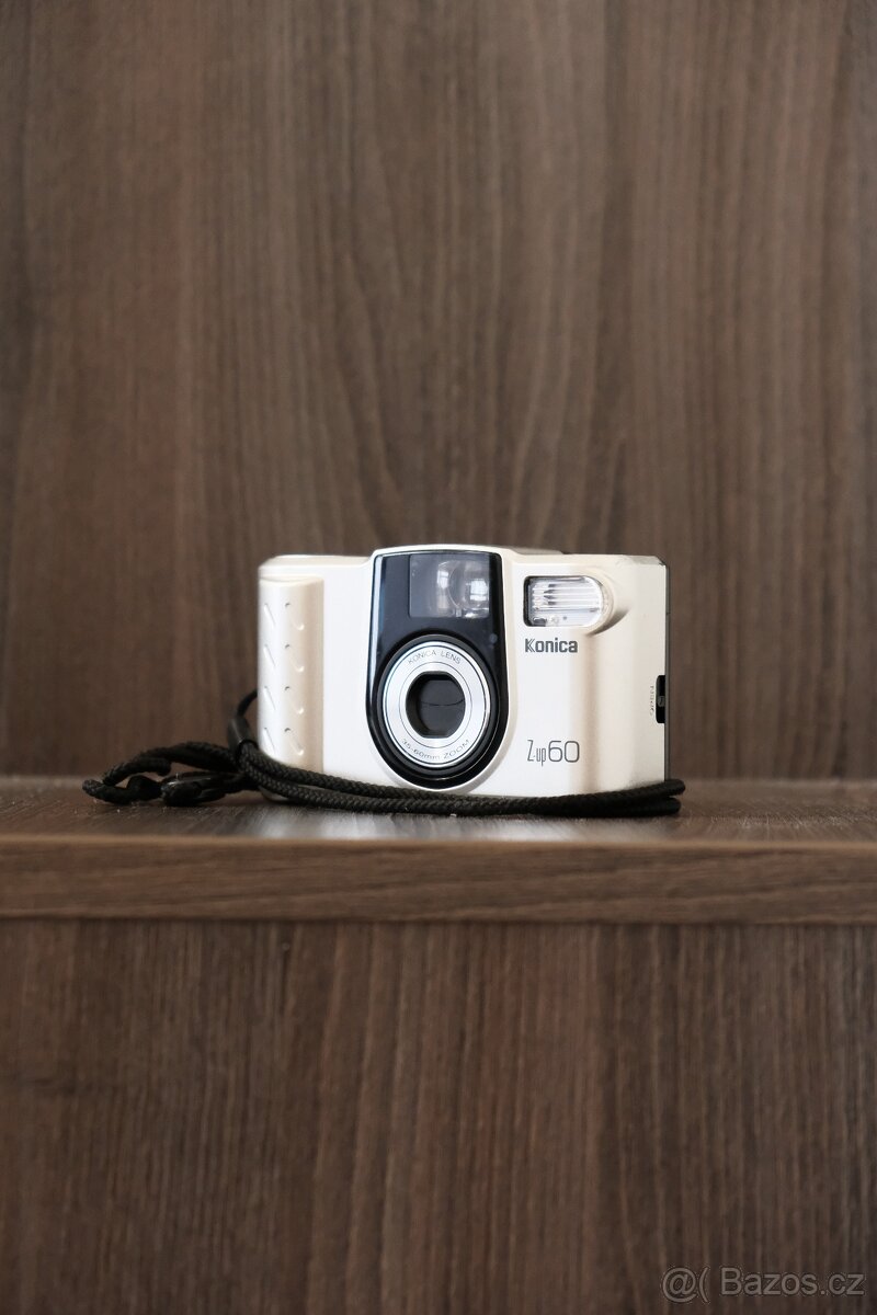 Filmový fotoaparát Konica Z-up 60