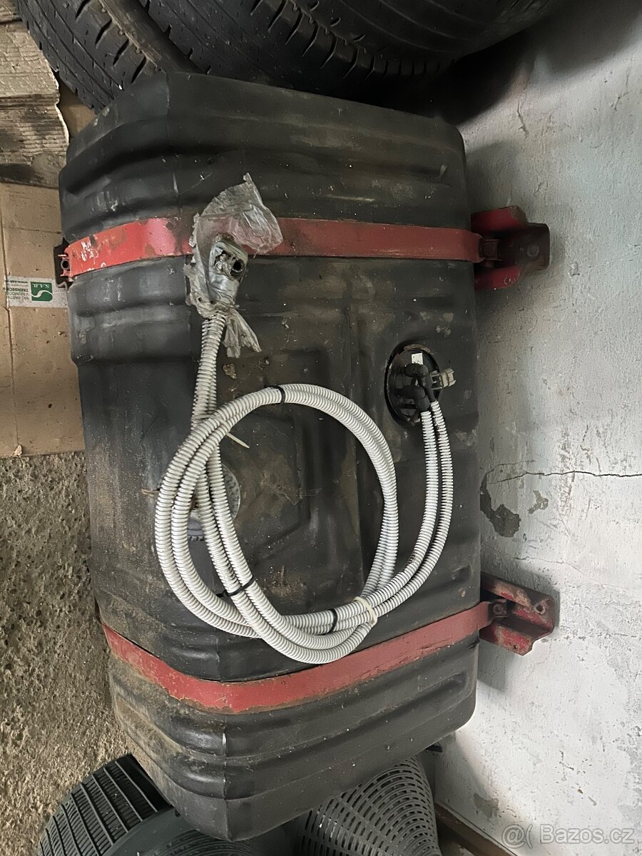 Nádrž phm Iveco eurocargo 2005 7,5t