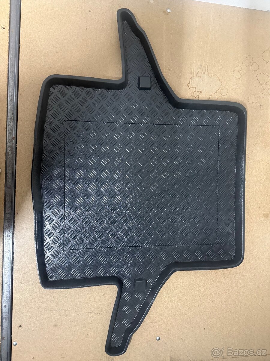 Plastová vana na Lexus IS 250 od 2005-2013