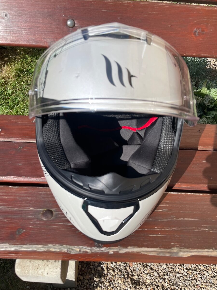 Prodám helmu integrální