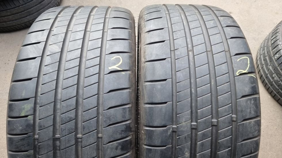 Letní pneu 235/35/19 Bridgestone