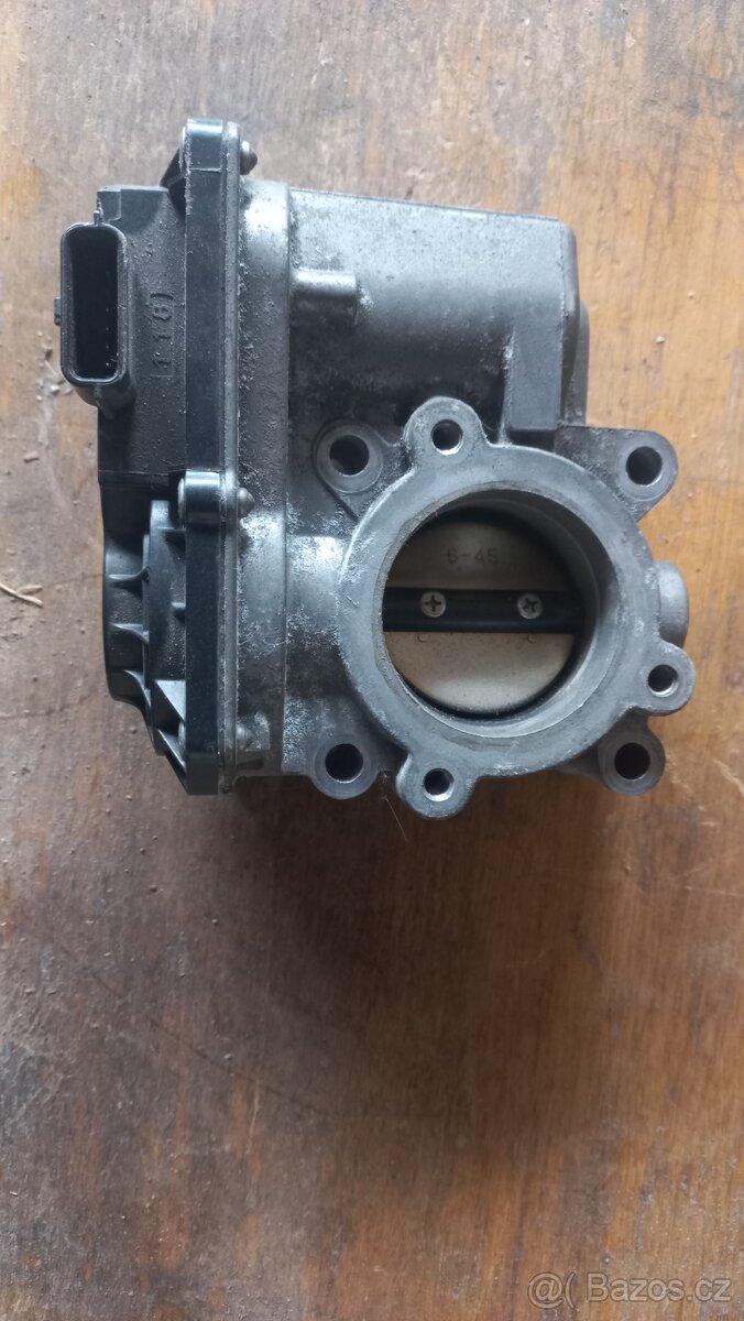 Renault megane 3 2013-2016 2.0 Turbo RS škrtící klapka