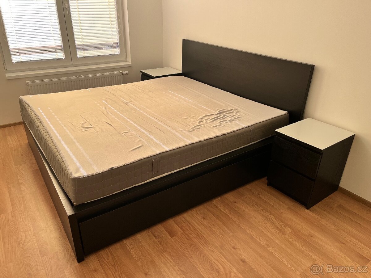 Manželská postel MALM 180x200, šuplíky a noční stolky