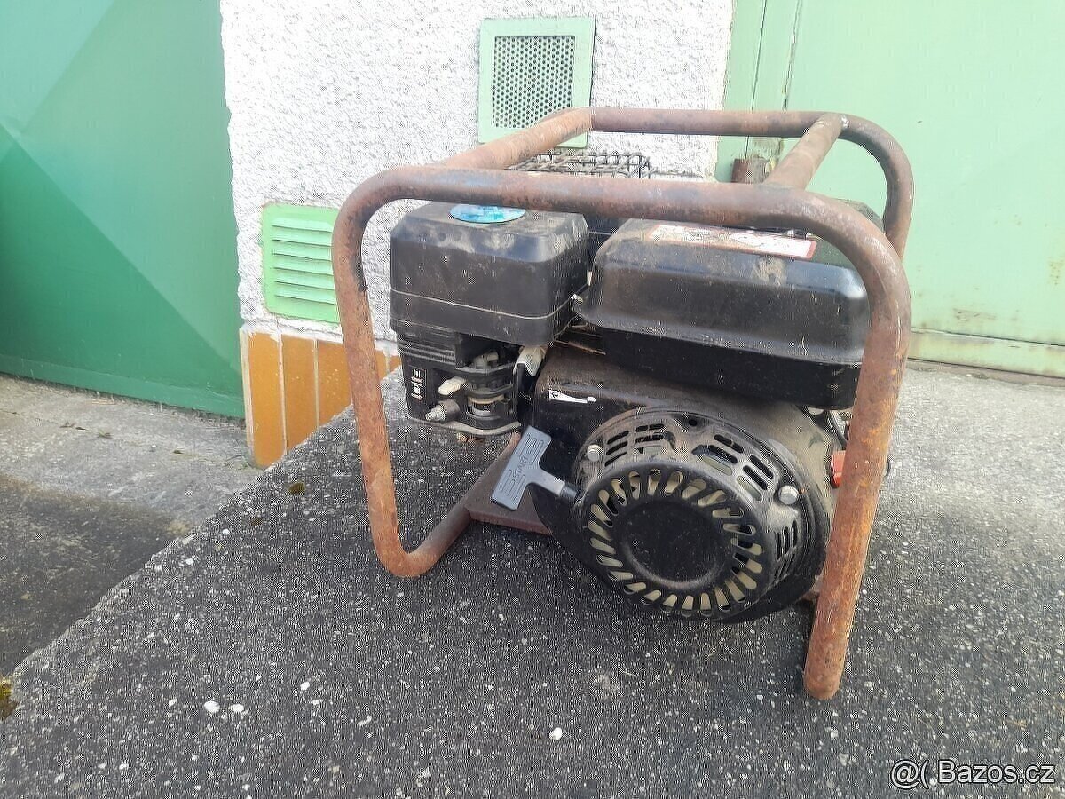4 takt motor v rámu