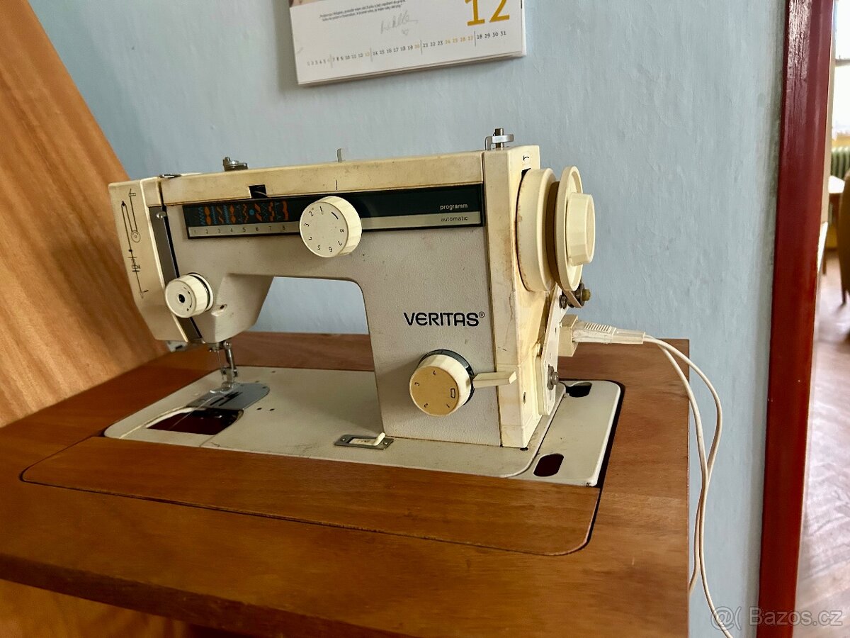 Prodám šicí stroj Veritas - skříňkový
