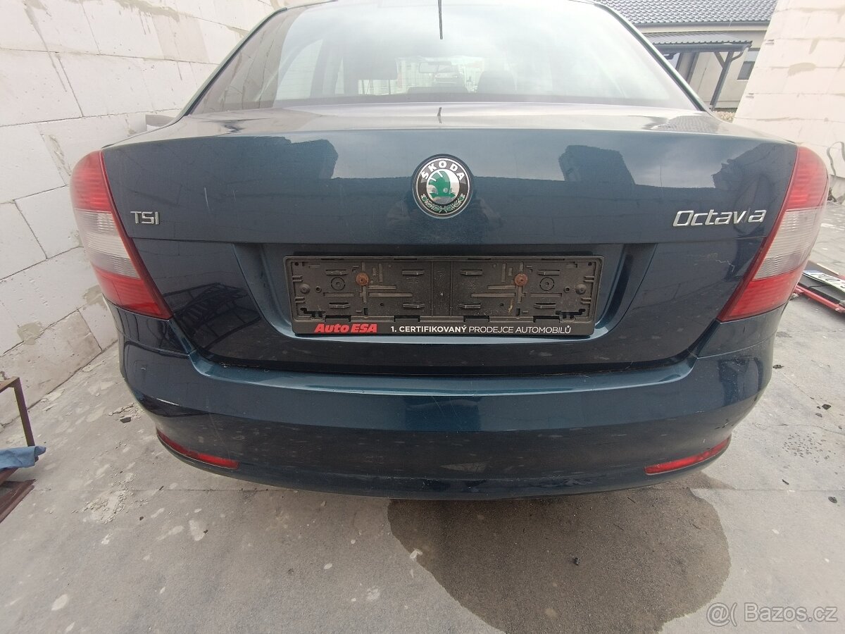 Kufr, vrata, 5. dveře Škoda Octavia 2