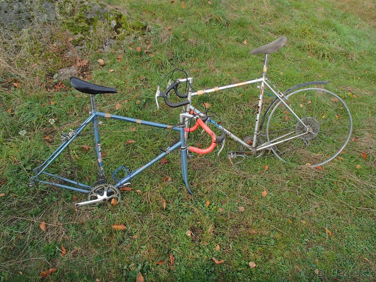 Retro kola a příslušenství
