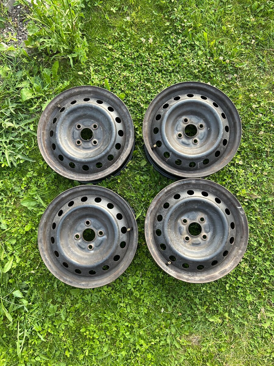 TOYOTA YARIS plechový kola R15 4x100