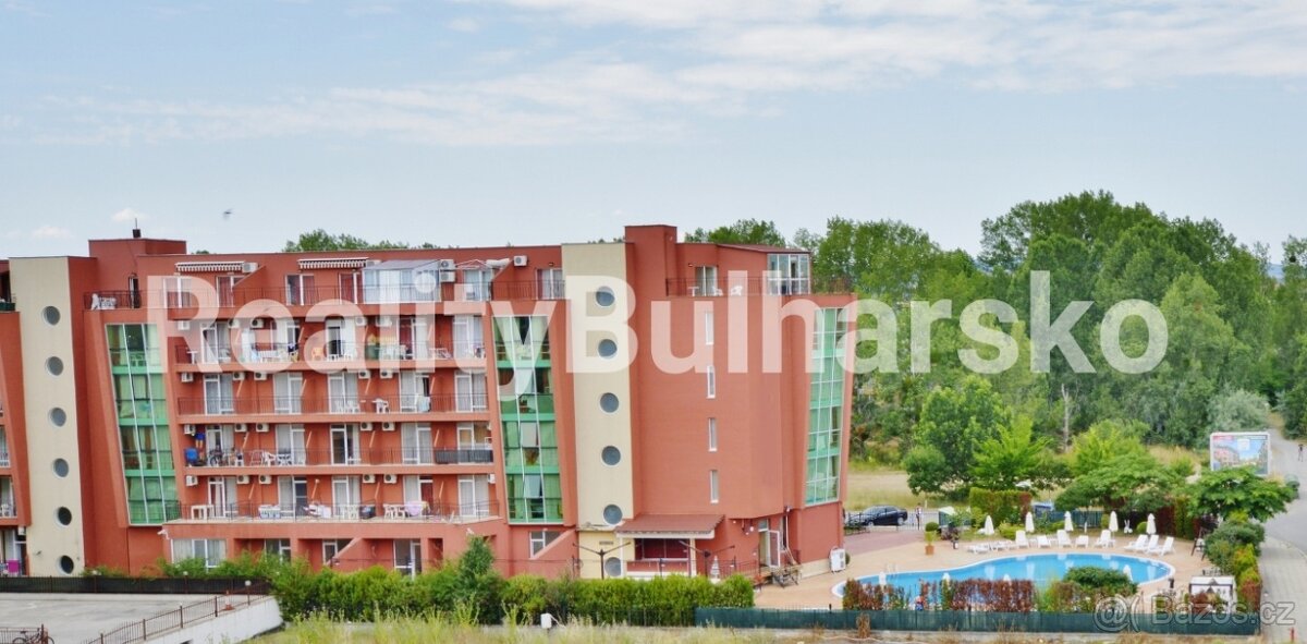 Prodej studia 1+kk s výhledem na bazén-Slunečné pobřeží