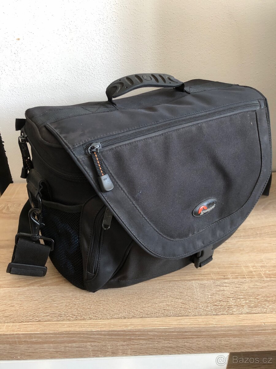 Fotobrašna Lowepro nova 5