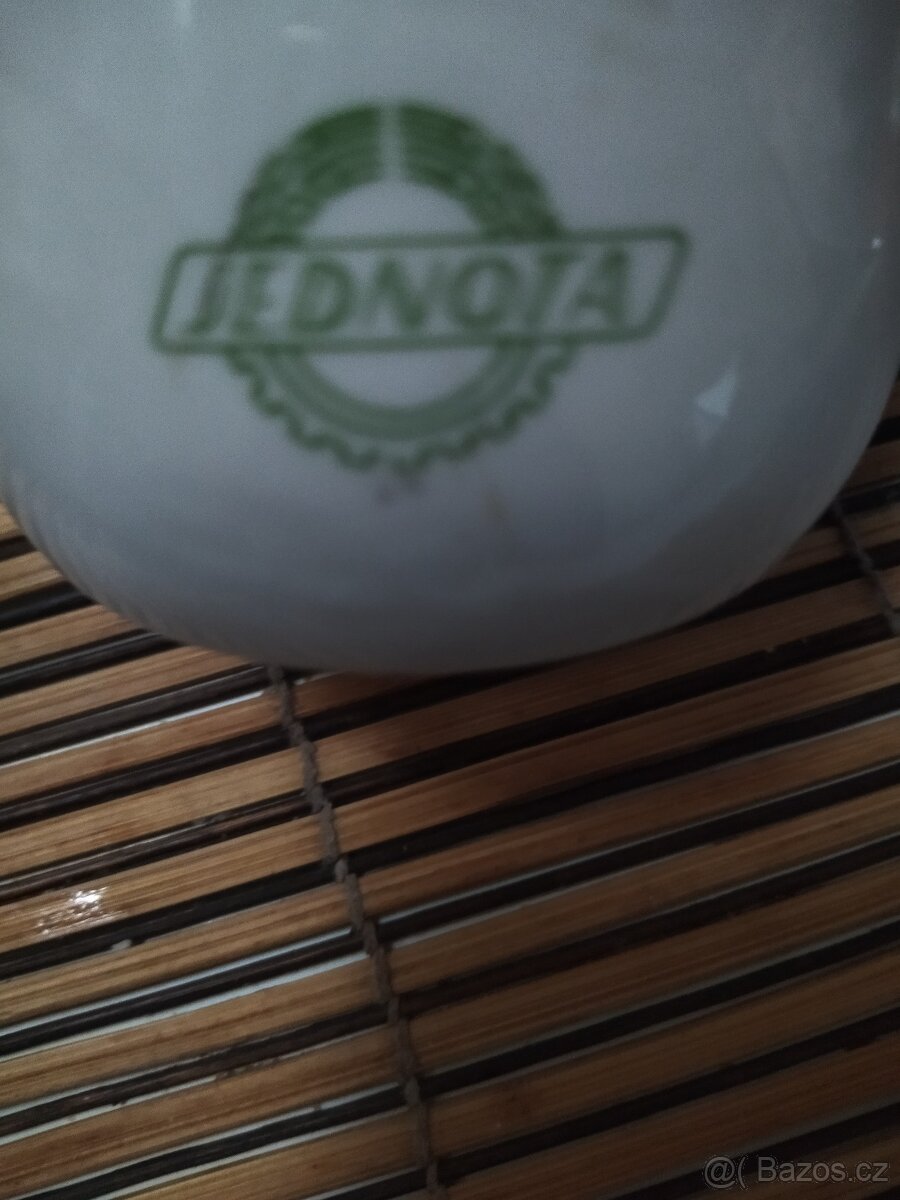 STARÝ HRNEK NA KÁVU NEBO ČAJ "JEDNOTA"