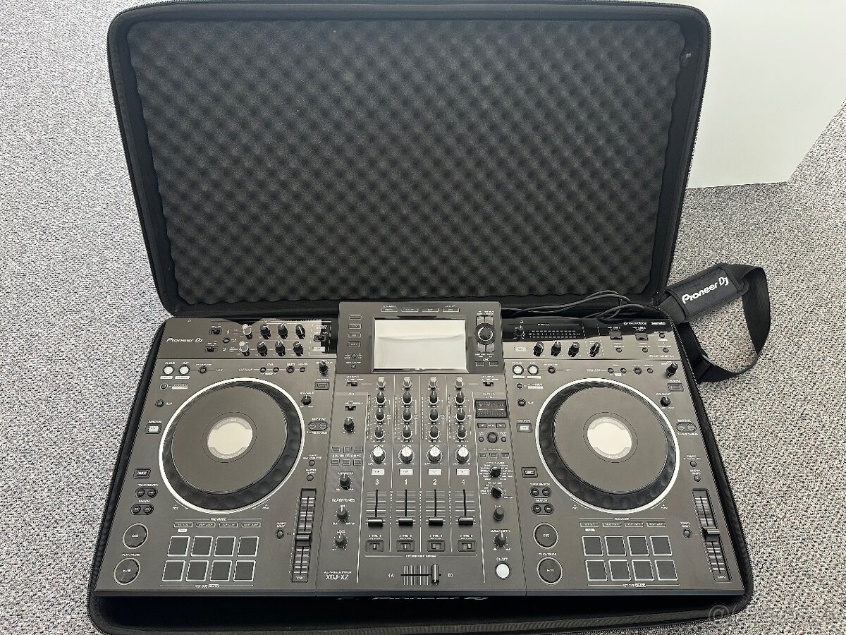 Pioneer DJ XDJ-XZ TOP STAV + cestovní bag