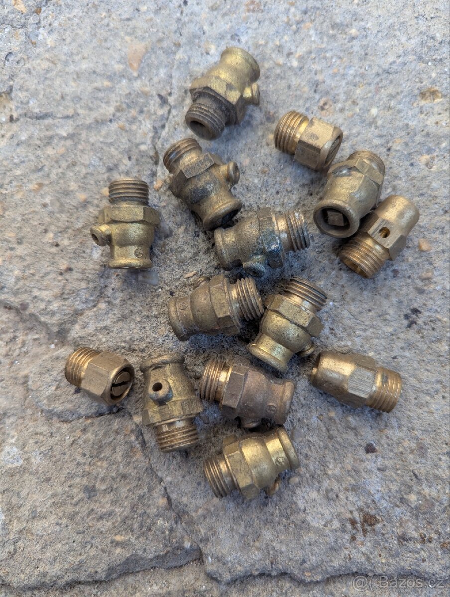 Vypouštěcí ventil k radiátoru