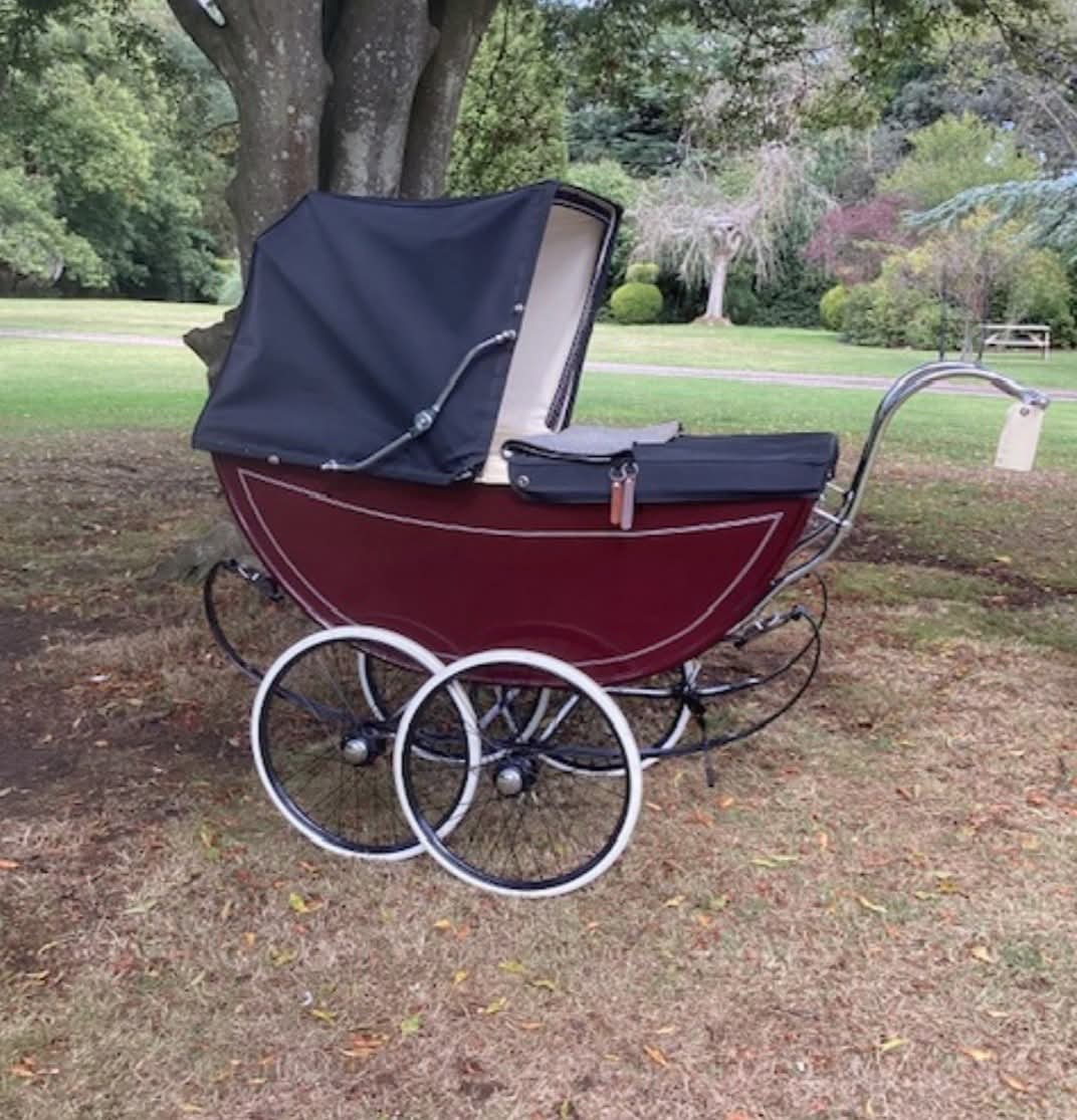Vzácný retro kočárek