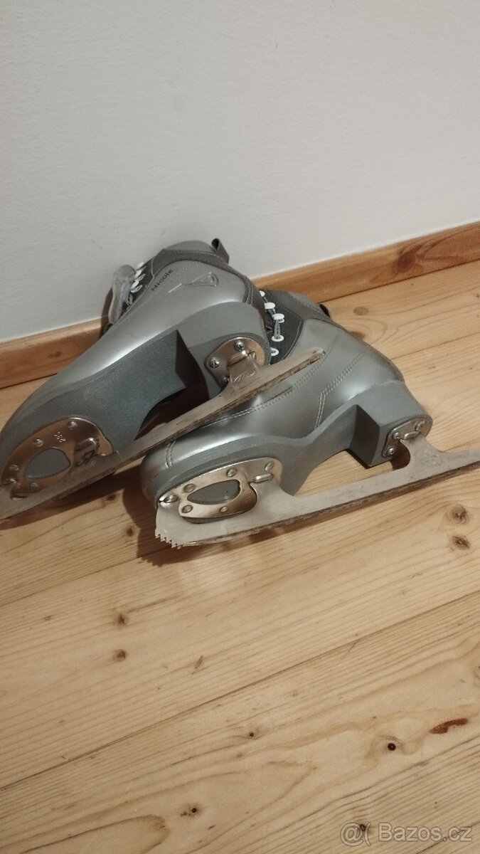 Dívčí brusle vel. 37