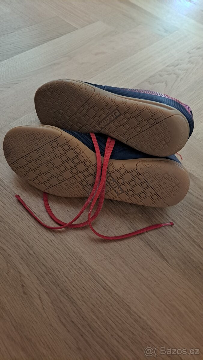 Dětské futsalové kopačky 100 černo-červené