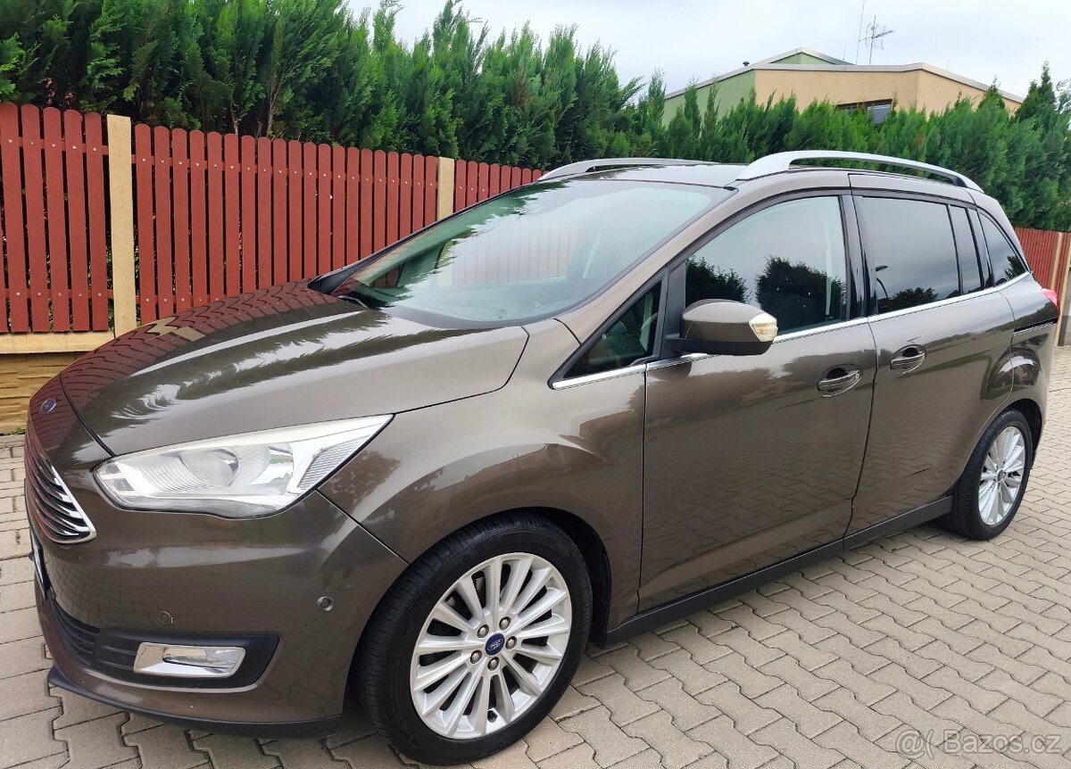 Ford C-MAX GRAND 1.0 92kW najeto pouze 124 000km
