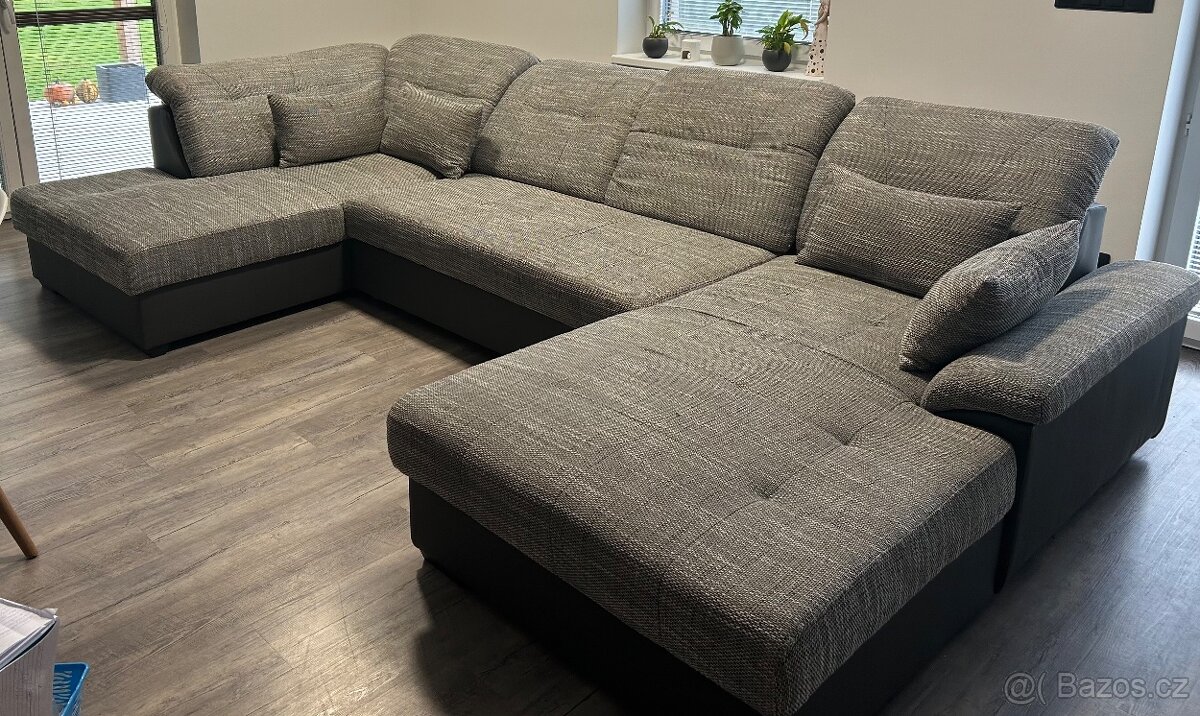 Rozkládací gauč s úložným prostorem
