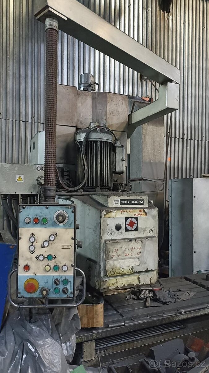 Vertikální frézka TOS FCV 63 SCA