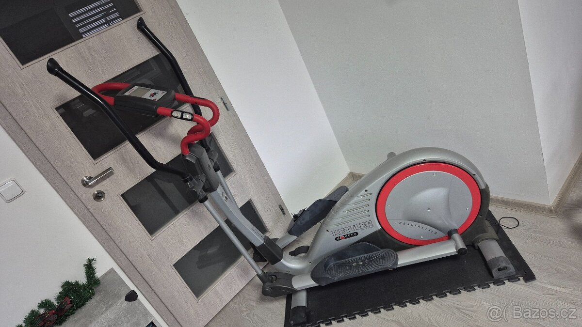 Eliptický trenažér