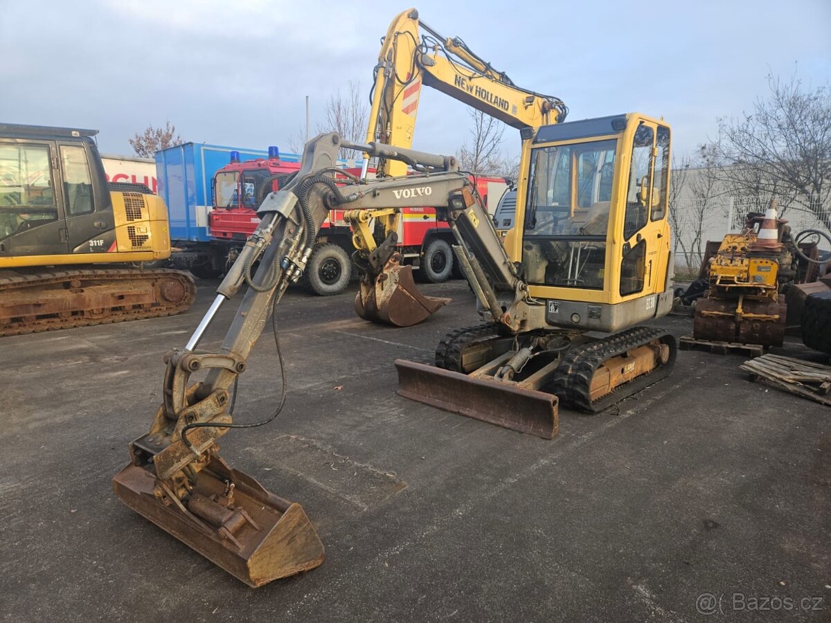 Minibagr pásový Volvo EC 30