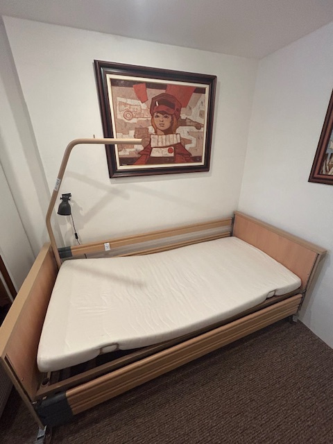 Elektrická polohovací postel