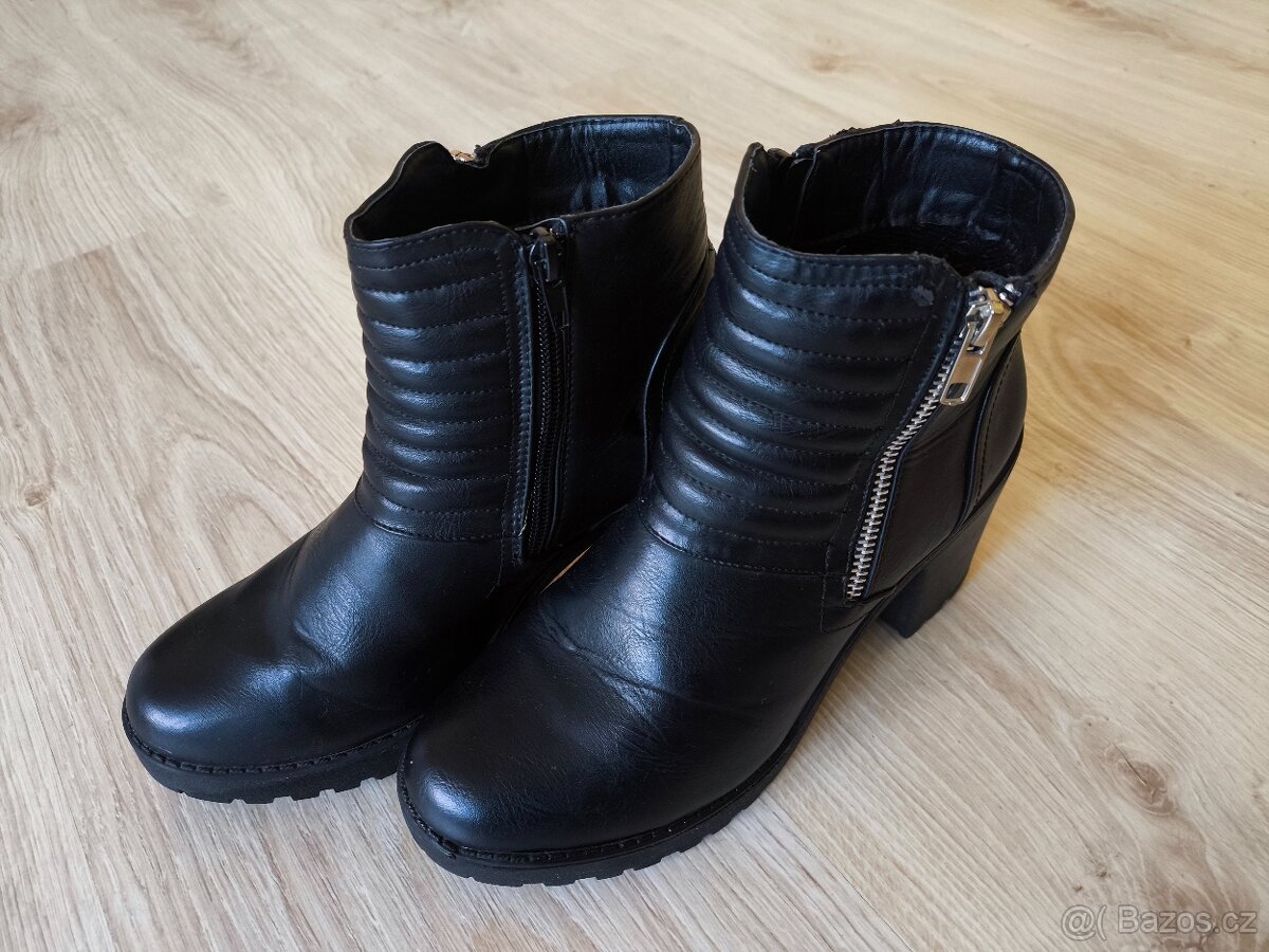 Prodám dámské podzimní boty vel. 37