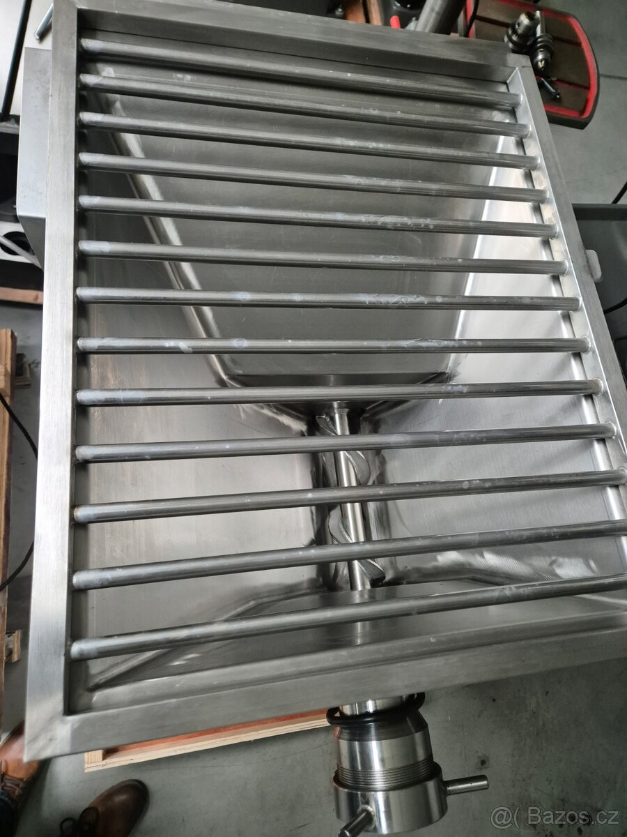 ŘEZAČKA MASA JR 100 MLÝNEK NA MASO VLČEK