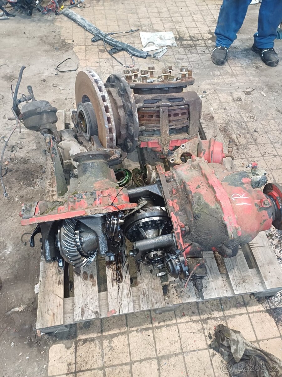 Man F2000 8x4 - komponenty podvozku