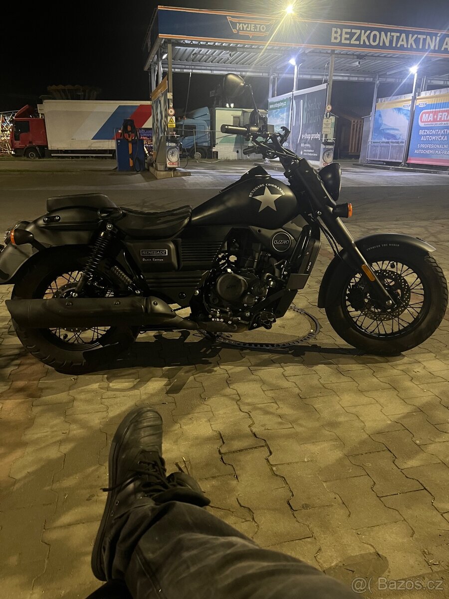 Um renegade 125cc